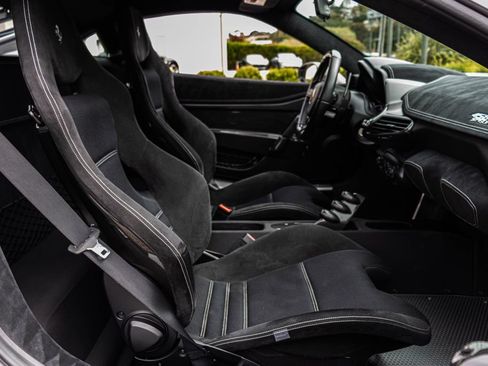 Used 2014 Ferrari 458 Speciale Coupe RWD image 53