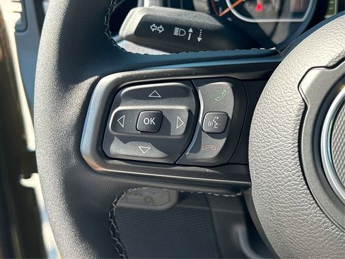 New 2025 Jeep Gladiator Sport AWD/4WD image 32