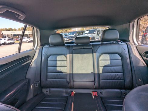 Used 2016 Volkswagen GTI Autobahn w/ Driver Assistance Package image 10