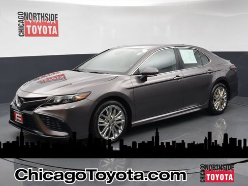 Used 2024 Toyota Camry SE FWD image 1