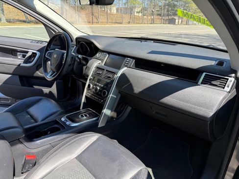 Used 2017 Land Rover Discovery Sport SE AWD/4WD image 18
