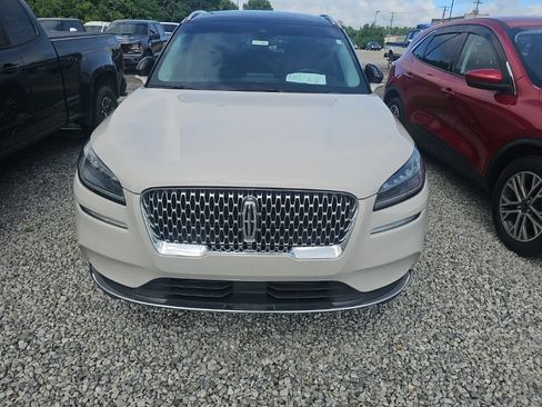 Used 2022 Lincoln Corsair FWD w/ Premium Package image 2