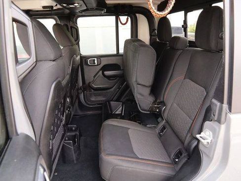 Used 2021 Jeep Gladiator Mojave AWD/4WD image 9