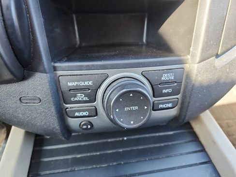 Used 2014 Honda Pilot Touring image 28