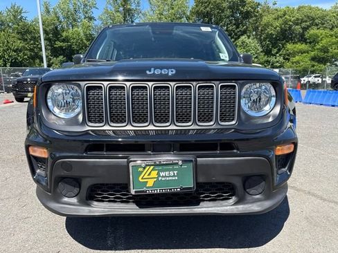 Used 2023 Jeep Renegade Latitude AWD/4WD image 2