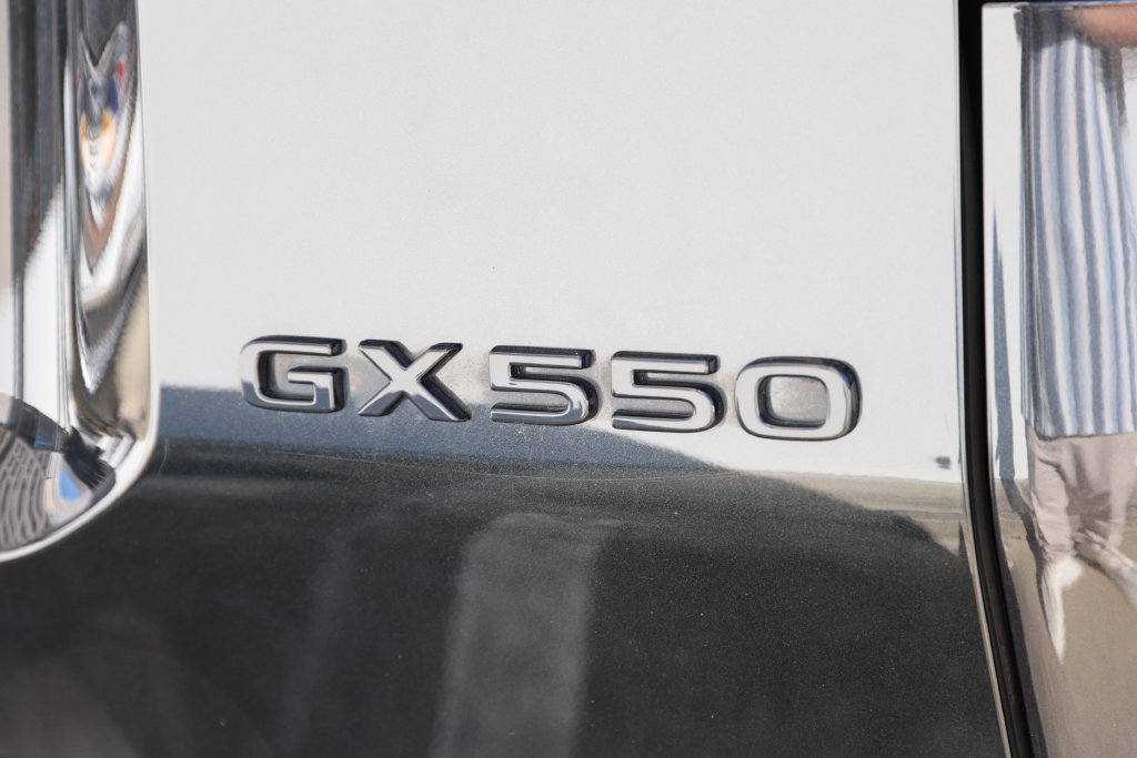 Used 2024 Lexus GX 550 w/ Accessory Package (Z1) AWD/4WD image 8