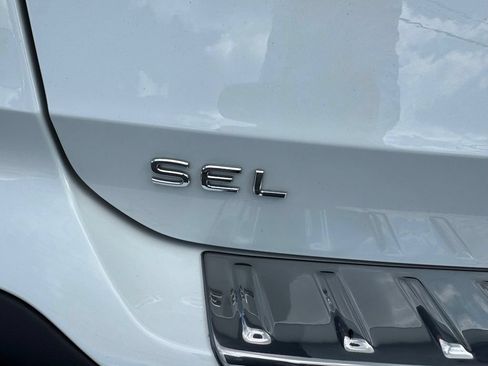 Used 2023 Volkswagen Taos SEL AWD/4WD image 9