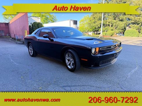 Used 2015 Dodge Challenger SXT w/ Sound Group image 2