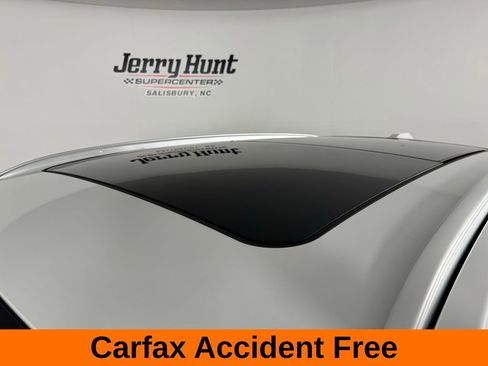 Used 2025 BMW X1 xDrive28i image 3