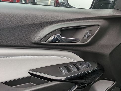 Certified 2025 Chevrolet Trax LT w/ LT Convenience Package image 15