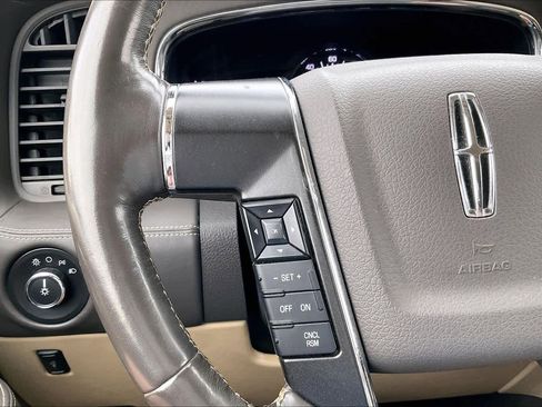 Used 2015 Lincoln Navigator L w/ Equipment Group 101A Reserve image 24