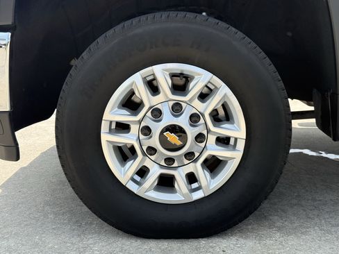 Used 2025 Chevrolet Silverado 2500 LT w/ Convenience Package AWD/4WD image 10