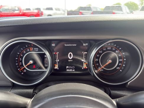 Used 2020 Jeep Gladiator Sport w/ Quick Order Package 24S AWD/4WD image 18