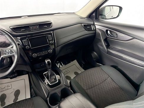 Used 2020 Nissan Rogue S image 22