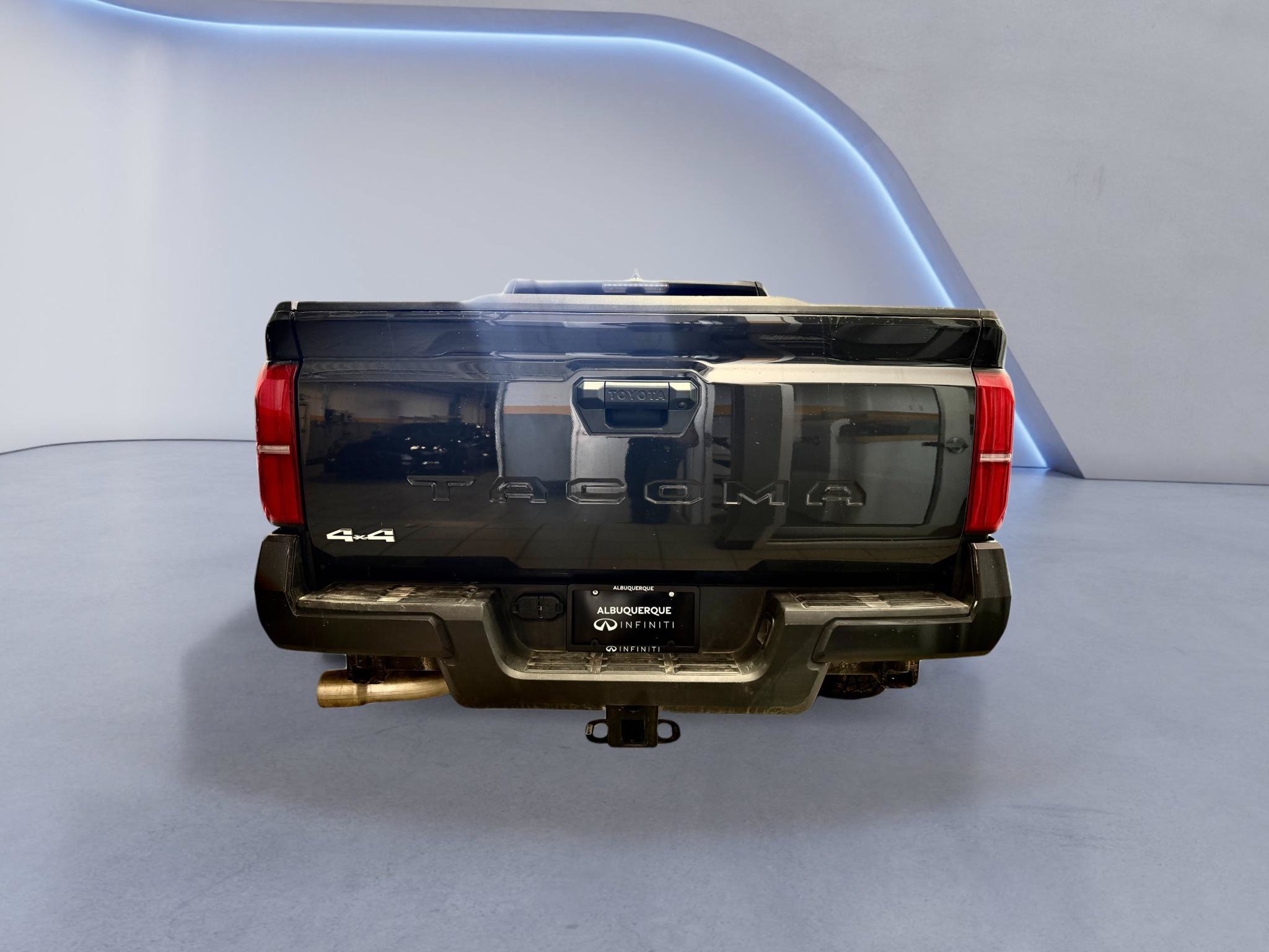 Used 2024 Toyota Tacoma SR5 AWD/4WD image 7