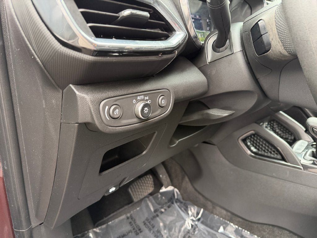 Used 2022 Chevrolet TrailBlazer LT w/ Convenience Package FWD image 20