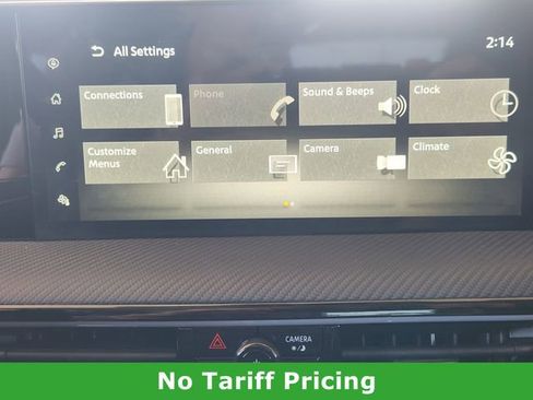 Certified 2025 Nissan Kicks SR image 17