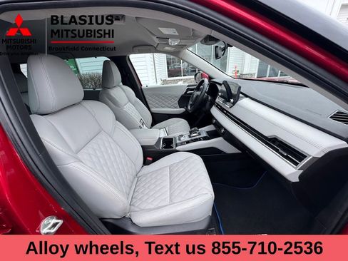 Used 2023 Mitsubishi Outlander SEL image 33