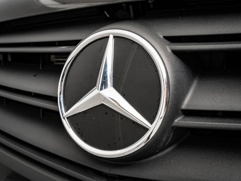 Used 2023 Mercedes-Benz Metris Passenger image 3