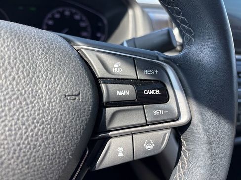 Used 2018 Honda Accord Touring image 25