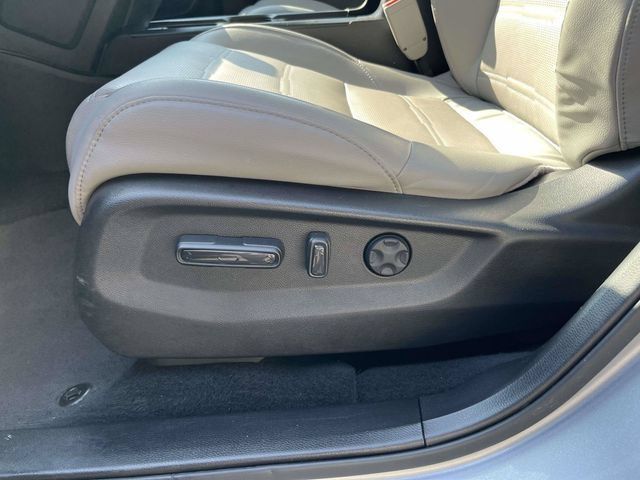 Used 2018 Honda CR-V Touring image 19