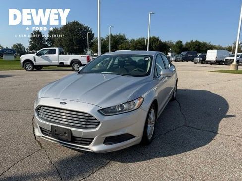 Used 2016 Ford Fusion SE FWD image 5