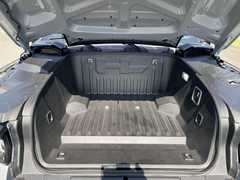 New 2025 GMC Hummer EV 3X w/ LPO, Roof Cross Rail Package image 62