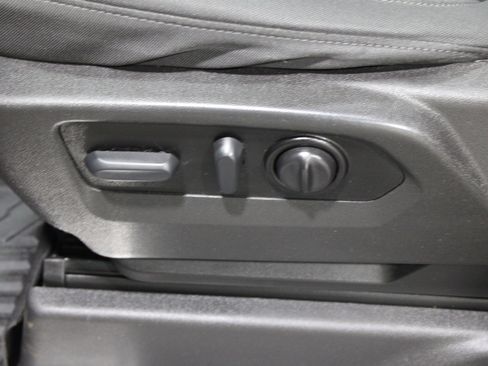 Used 2021 Chevrolet Silverado 1500 LT Trail Boss image 5