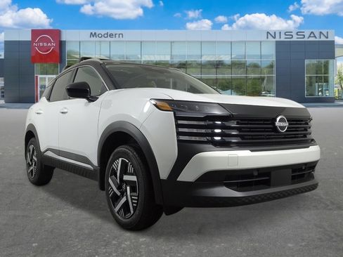 New 2026 Nissan Kicks SV w/ SV Premium Package image 7