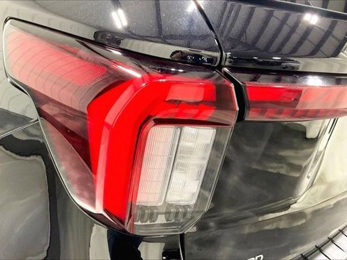Used 2025 Ford Explorer ST-Line w/ ST-Line Street Pack AWD/4WD image 29
