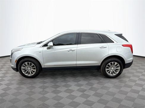 Used 2018 Cadillac XT5 Luxury w/ Driver Awareness Package image 9
