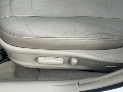 Used 2011 Toyota Camry XLE image 15