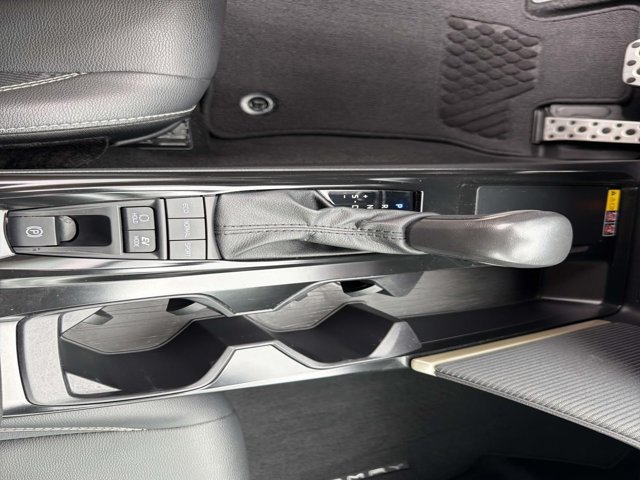 Certified 2025 Toyota Camry SE FWD image 31