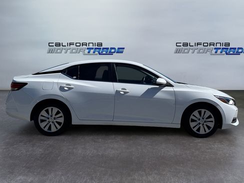 Used 2023 Nissan Sentra S image 4