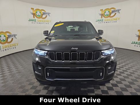 Used 2023 Jeep Grand Cherokee Overland w/ Luxury Tech Group IV AWD/4WD image 3