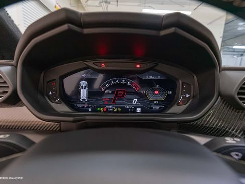 Used 2022 Lamborghini Urus AWD/4WD image 43