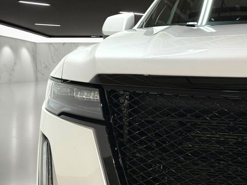 Certified 2023 Cadillac Escalade ESV Sport Platinum AWD/4WD image 10