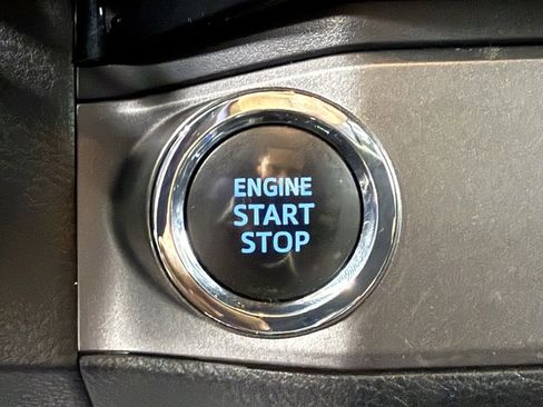 Used 2017 Toyota Tacoma TRD Sport image 22