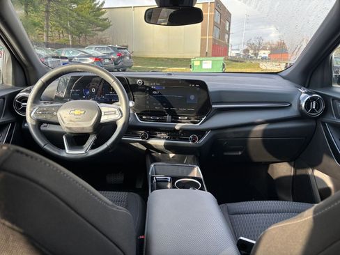 Used 2025 Chevrolet Equinox LT image 31