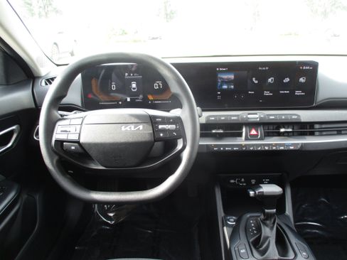 Used 2025 Kia K4 FWD image 14