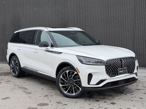 New 2026 Lincoln Aviator Reserve image 8