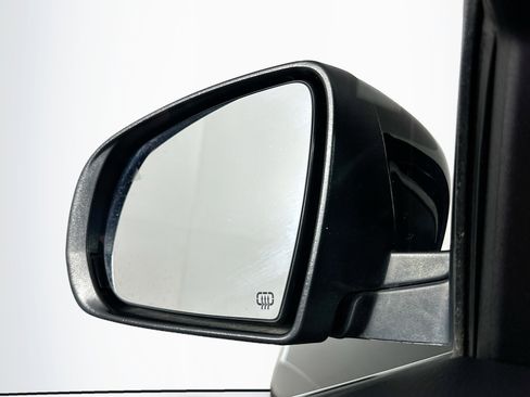 Used 2019 Jeep Cherokee Limited FWD image 16
