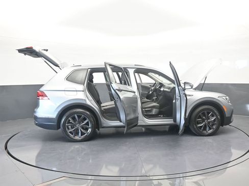 Used 2023 Volkswagen Tiguan SE image 73