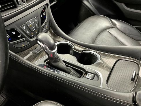 Used 2020 Buick Envision Essence image 17