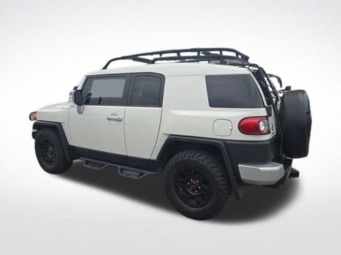 Used 2014 Toyota FJ Cruiser 2WD w/ Convenience Package image 9