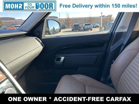 Used 2022 Land Rover Discovery S image 25
