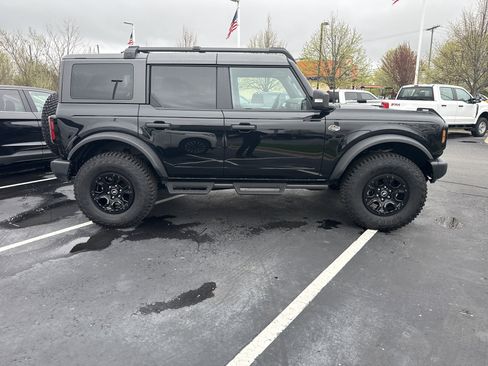 Used 2023 Ford Bronco Wildtrak image 14