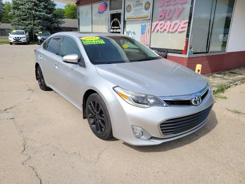 Used 2013 Toyota Avalon Limited FWD image 3
