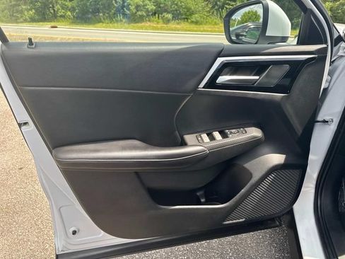 Used 2024 Mitsubishi Outlander SE AWD/4WD image 23