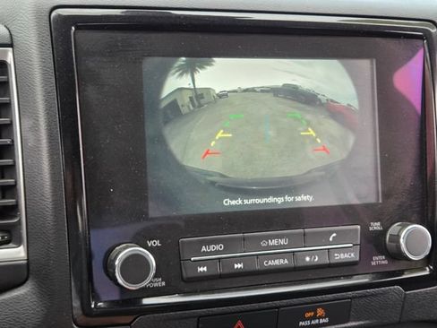 Used 2022 Nissan Frontier SV AWD/4WD image 25